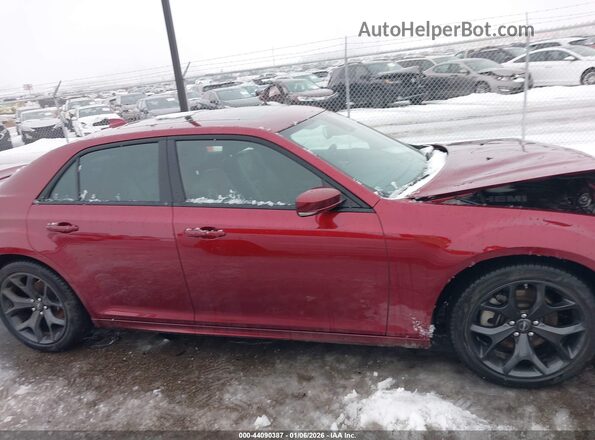 2C3CCABT7PH558326 2023 CHRYSLER 300 Красный Вид щитка приборов