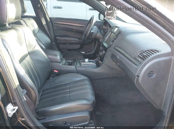 2C3CCAGGXGH298693 2016 CHRYSLER 300 Черный Вид салона спереди