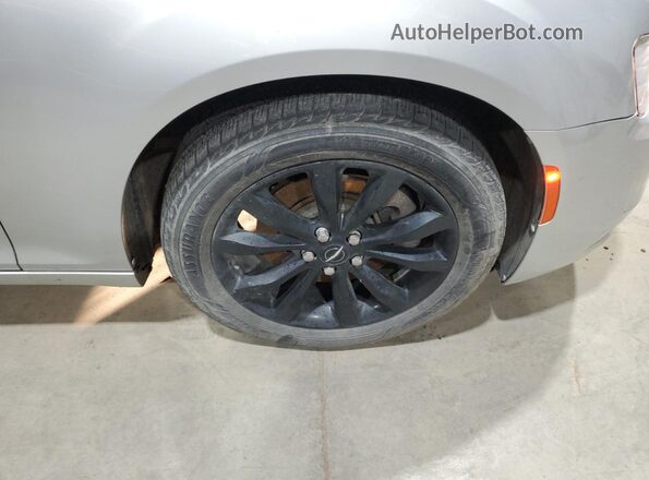 2C3CCAKG6LH128588 2020 CHRYSLER 300 Silver 