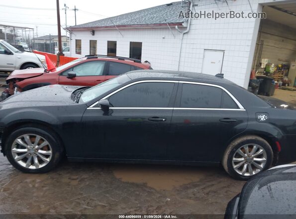 2C3CCARG0GH261598 2016 CHRYSLER 300 Black 