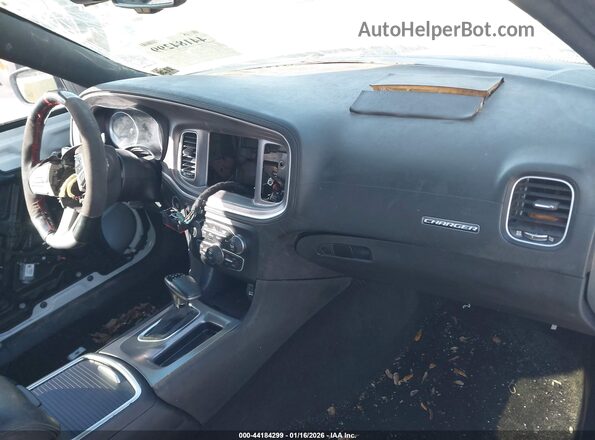 2C3CDXGJ2KH646734 2019 DODGE CHARGER White Front interior view
