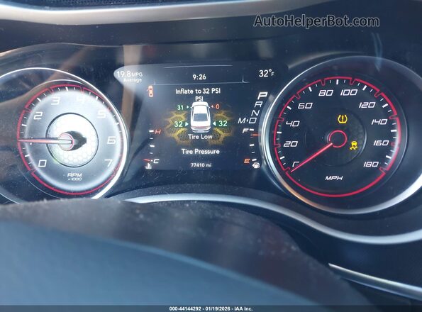 2C3CDXGJ7JH163125 2018 DODGE CHARGER Black Widok tylnych siedzeń
