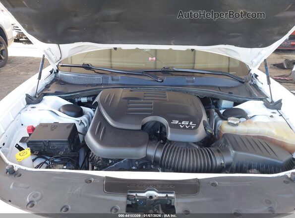 2C3CDXHG0NH220516 2022 DODGE CHARGER White Вид ззаду