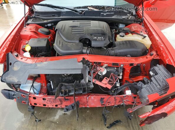 2C3CDZAG2JH196042 2018 DODGE CHALLENGER Red Вид задньої частини салону