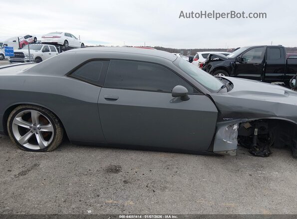 2C3CDZBTXHH637874 2017 DODGE CHALLENGER Серый Вид задней части салона