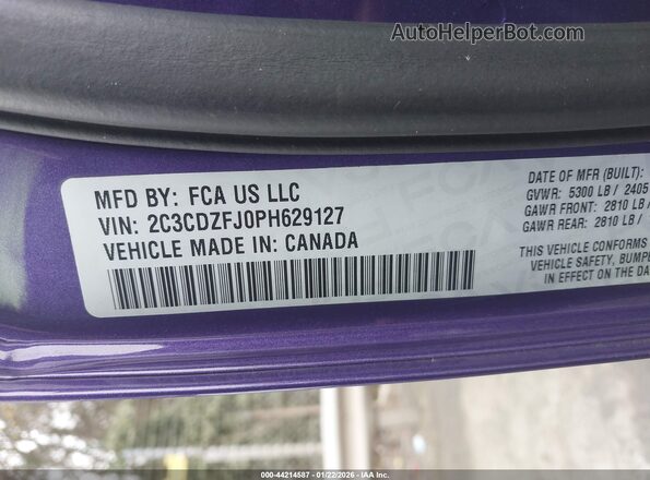 2C3CDZFJ0PH629127 2023 DODGE CHALLENGER Фиолетовый Вид подкапотного пространства