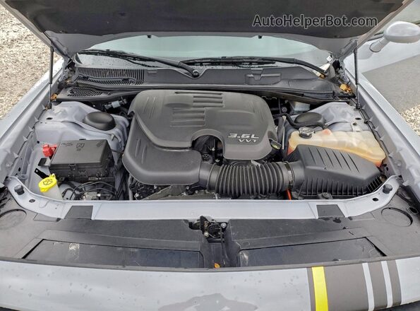 2C3CDZJG8NH178053 2022 DODGE CHALLENGER Gray Widok wnętrza z tyłu