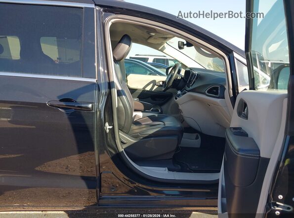 2C4RC1BG1NR182335 2022 CHRYSLER PACIFICA Black Widok wnętrza z przodu