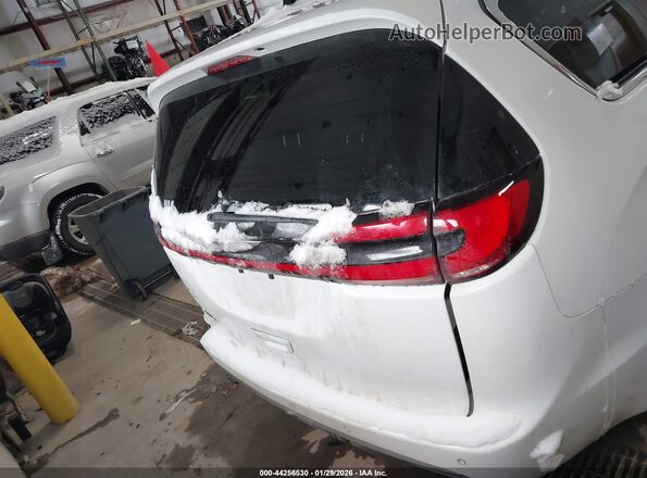 2C4RC1BG1RR110055 2024 CHRYSLER PACIFICA White 