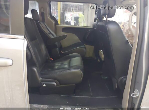 2C4RC1BG2GR118713 2016 CHRYSLER TOWN & COUNTRY Silver Widok naklejki z numerem VIN