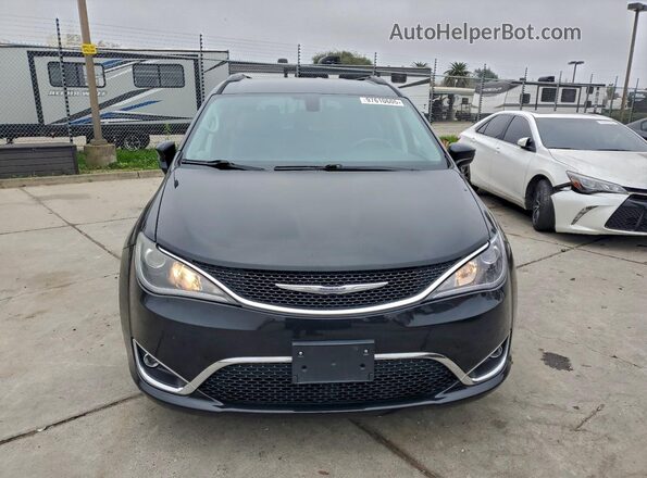 2C4RC1BG2HR820855 2017 CHRYSLER PACIFICA Black Widok z przodu