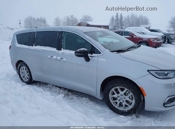 2C4RC1BG2RR159300 2024 CHRYSLER PACIFICA Silver Вид задньої частини салону