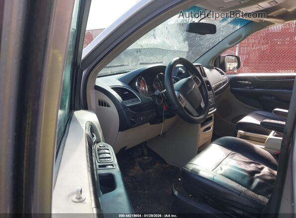 2C4RC1BG3GR252985 2016 CHRYSLER TOWN & COUNTRY Gray Вид салону спереду