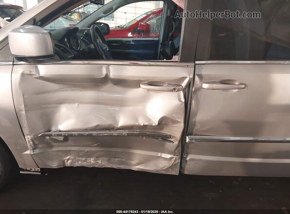 2C4RC1BG3GR292225 2016 CHRYSLER TOWN & COUNTRY Silver 