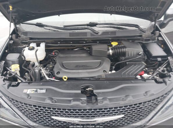 2C4RC1CG1NR105561 2022 CHRYSLER VOYAGER Gray Вид ззаду