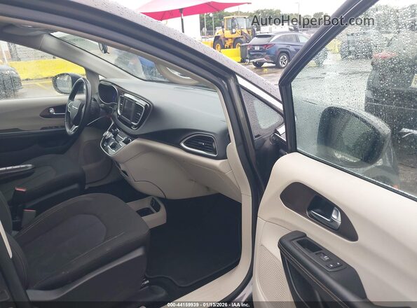 2C4RC1CG1NR105561 2022 CHRYSLER VOYAGER Gray Вид салону спереду