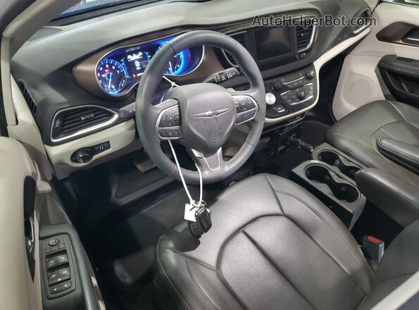 2C4RC1CG1PR582882 2023 CHRYSLER VOYAGER White წინა პანელის ხედი