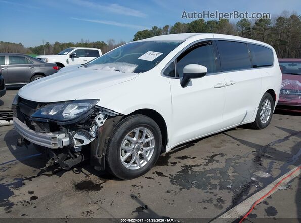 2C4RC1CG2PR534548 2023 CHRYSLER VOYAGER Белый Передняя левая четверть