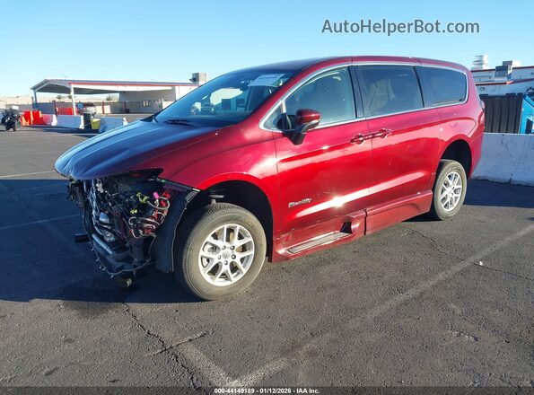 2C4RC1CG3PR513255 2023 CHRYSLER VOYAGER Red Przód lewy