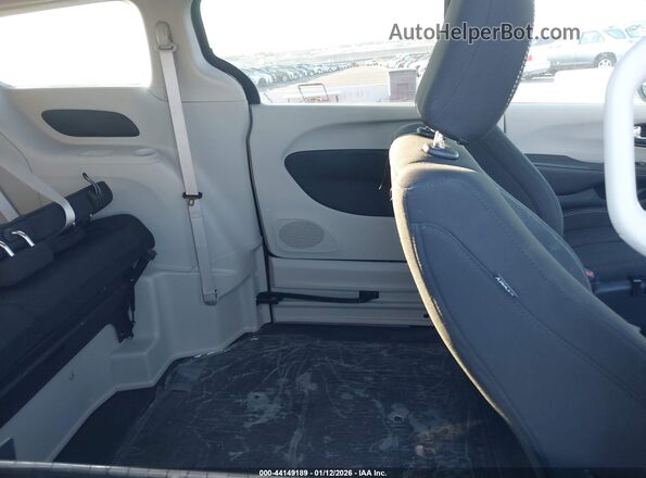2C4RC1CG3PR513255 2023 CHRYSLER VOYAGER Red Widok naklejki z numerem VIN