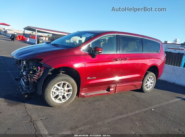 2C4RC1CG3PR513255 2023 CHRYSLER VOYAGER Red Widok wnętrza 360 stopni