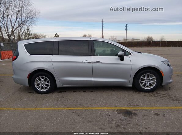 2C4RC1CG4PR511658 2023 CHRYSLER VOYAGER Silver Вид задньої частини салону