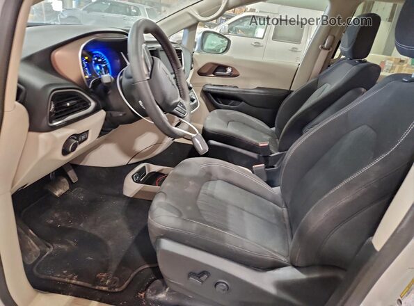 2C4RC1CG5PR551103 2023 CHRYSLER VOYAGER White Front interior view