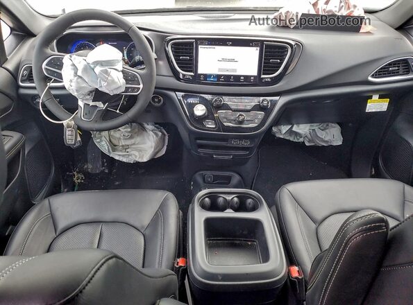 2C4RC1CG5SR607856 2025 CHRYSLER VOYAGER White Widok deski rozdzielczej