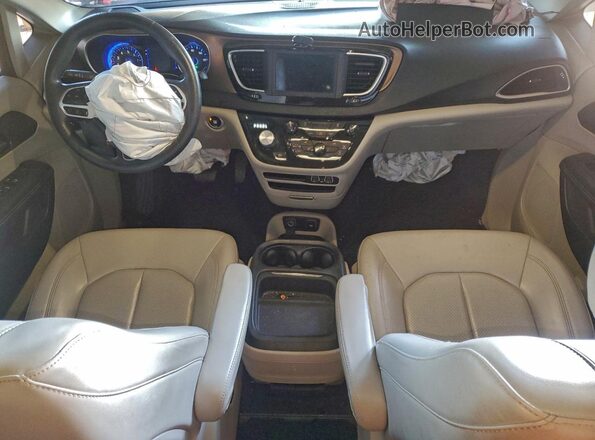 2C4RC1DG1MR512695 2021 CHRYSLER VOYAGER Бордовый Вид панели приборов