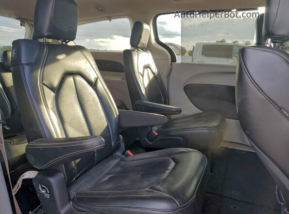 2C4RC1DG9MR516073 2021 CHRYSLER VOYAGER Silver 