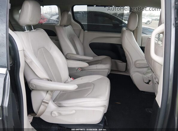 2C4RC1L74MR603087 2021 CHRYSLER PACIFICA Gray Widok naklejki z numerem VIN