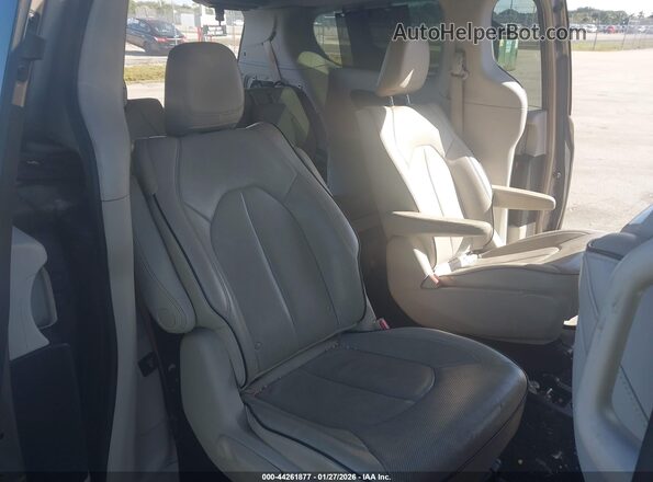 2C4RC1N72JR236814 2018 CHRYSLER PACIFICA Beige VIN sticker view