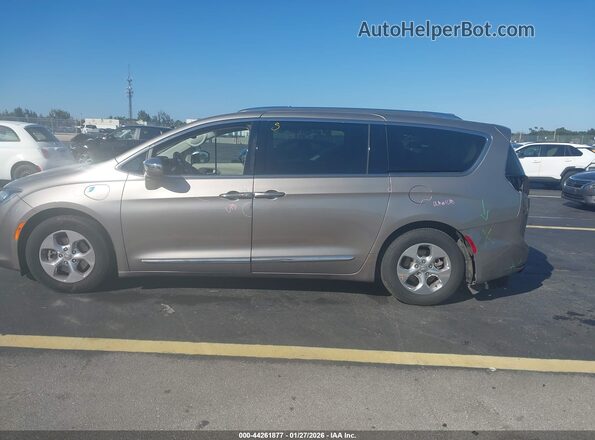 2C4RC1N72JR236814 2018 CHRYSLER PACIFICA Beige 
