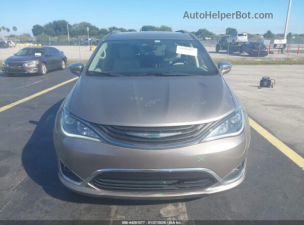 2C4RC1N72JR236814 2018 CHRYSLER PACIFICA Beige Rear interior view