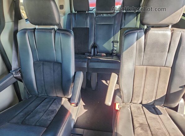 2C4RDGCG2HR715165 2017 DODGE CARAVAN Black Widok wnętrza z tyłu