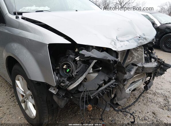 2C4RDGCG9JR210245 2018 DODGE GRAND CARAVAN Silver Front view