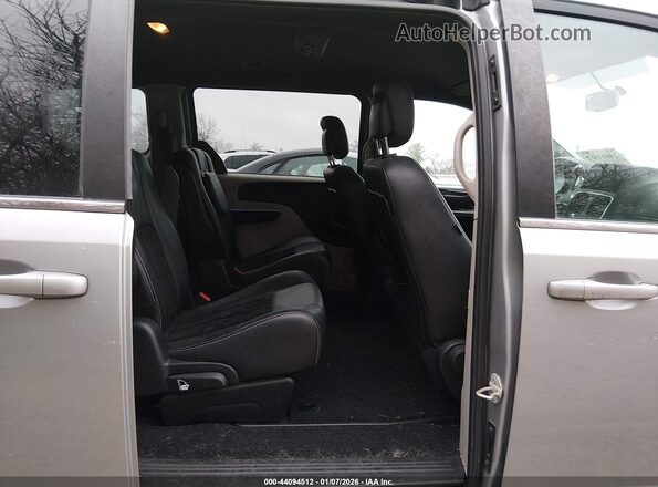 2C4RDGCG9JR210245 2018 DODGE GRAND CARAVAN Silver VIN sticker view