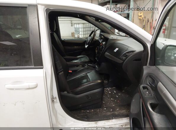 2C4RDGEG5LR173937 2020 DODGE GRAND CARAVAN White Front interior view