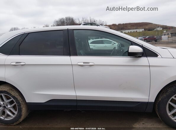 2FMPK4J95RBA15890 2024 FORD EDGE Yellow Սալոնի հետևի տեսք
