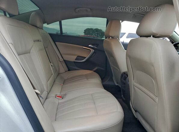 2G4GK5EX1G9161982 2016 BUICK REGAL White Vista de los asientos traseros
