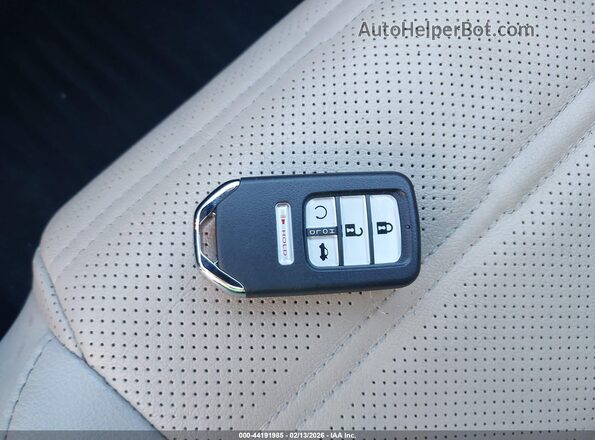 2HKRW2H8XNH653215 2022 HONDA CR-V White 
