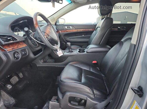 2LMHJ5AT9KBL03365 2019 LINCOLN MKT Silver Вид салону спереду