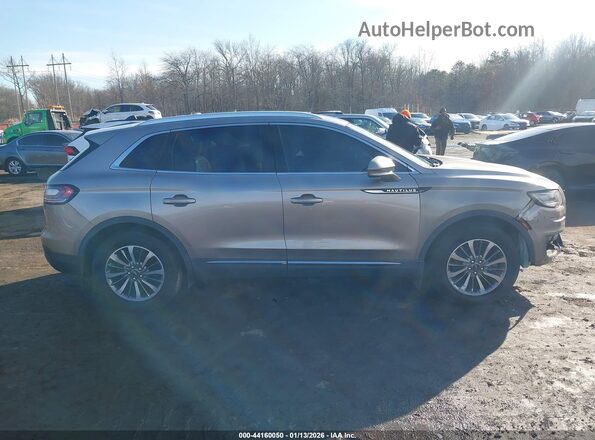 2LMPJ6J90LBL35144 2020 LINCOLN NAUTILUS Tan Widok wnętrza z tyłu
