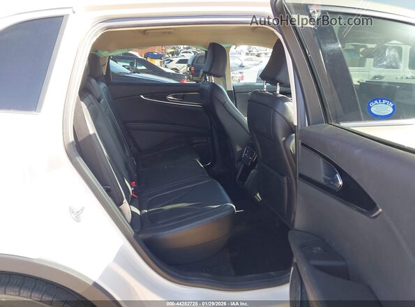 2LMPJ6J96NBL17623 2022 LINCOLN NAUTILUS White 