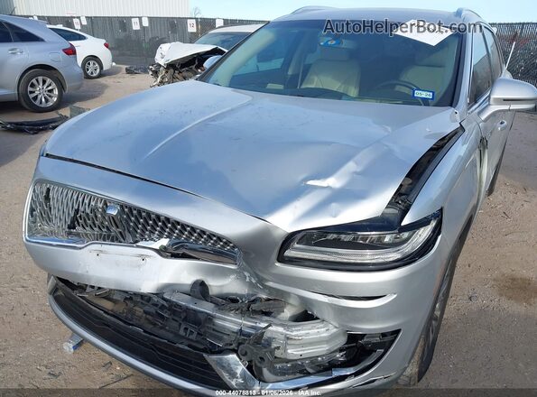 2LMPJ6K94KBL32261 2019 LINCOLN NAUTILUS Серебряный Вид спереди