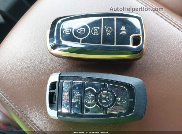 2LMPJ6K94MBL16869 2021 LINCOLN NAUTILUS Black Widok deski rozdzielczej