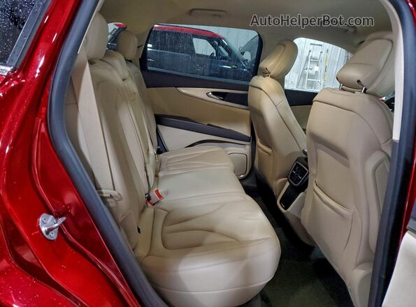 2LMPJ8J92LBL00987 2020 LINCOLN NAUTILUS Red Вид задньої частини салону