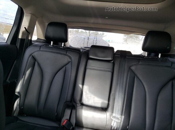 2LMPJ8K95PBL13592 2023 LINCOLN NAUTILUS Silver Vista de los asientos traseros