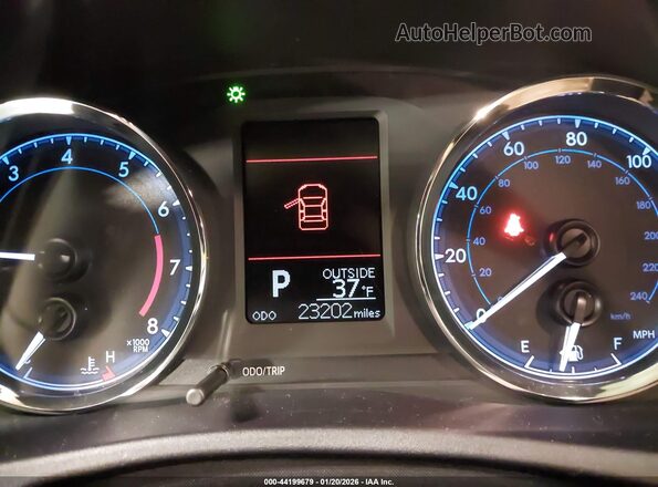2T1BURHE6JC020083 2018 TOYOTA LL Red Vista de los asientos traseros