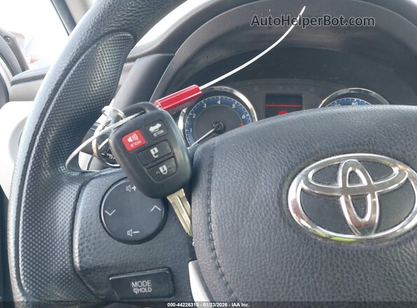 2T1BURHEXKC126747 2019 TOYOTA LL Серебряный Вид панели приборов